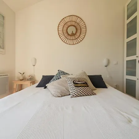 La Maison Chateau D'eau : Piscine Pour 6/8 Pers בית נופש Saint-Benoît