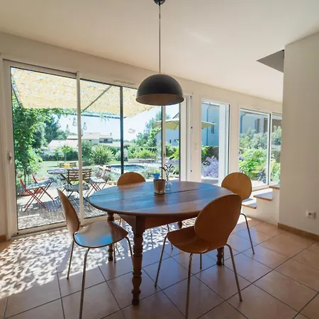 La Maison Chateau D'eau : Piscine Pour 6/8 Pers